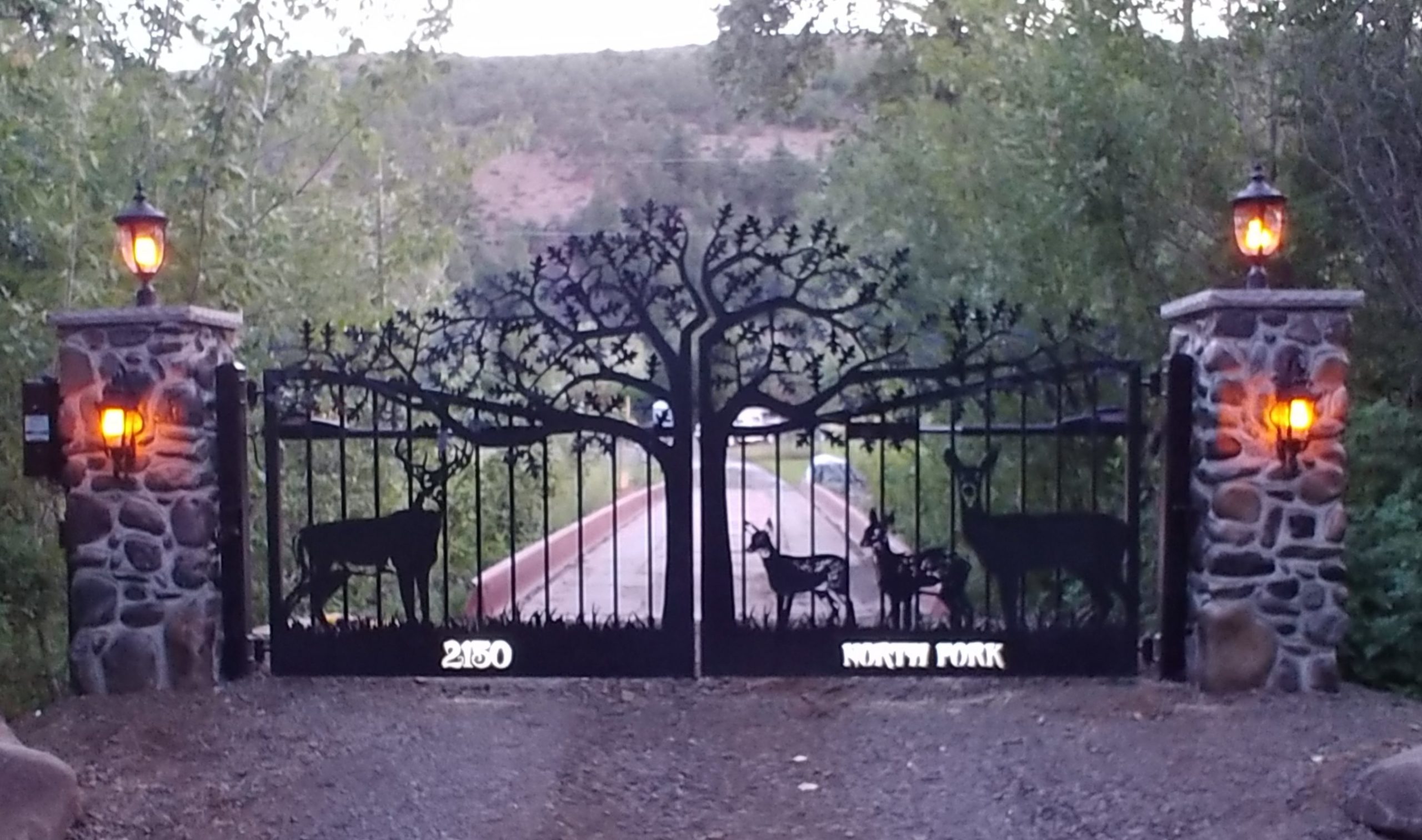 Gate